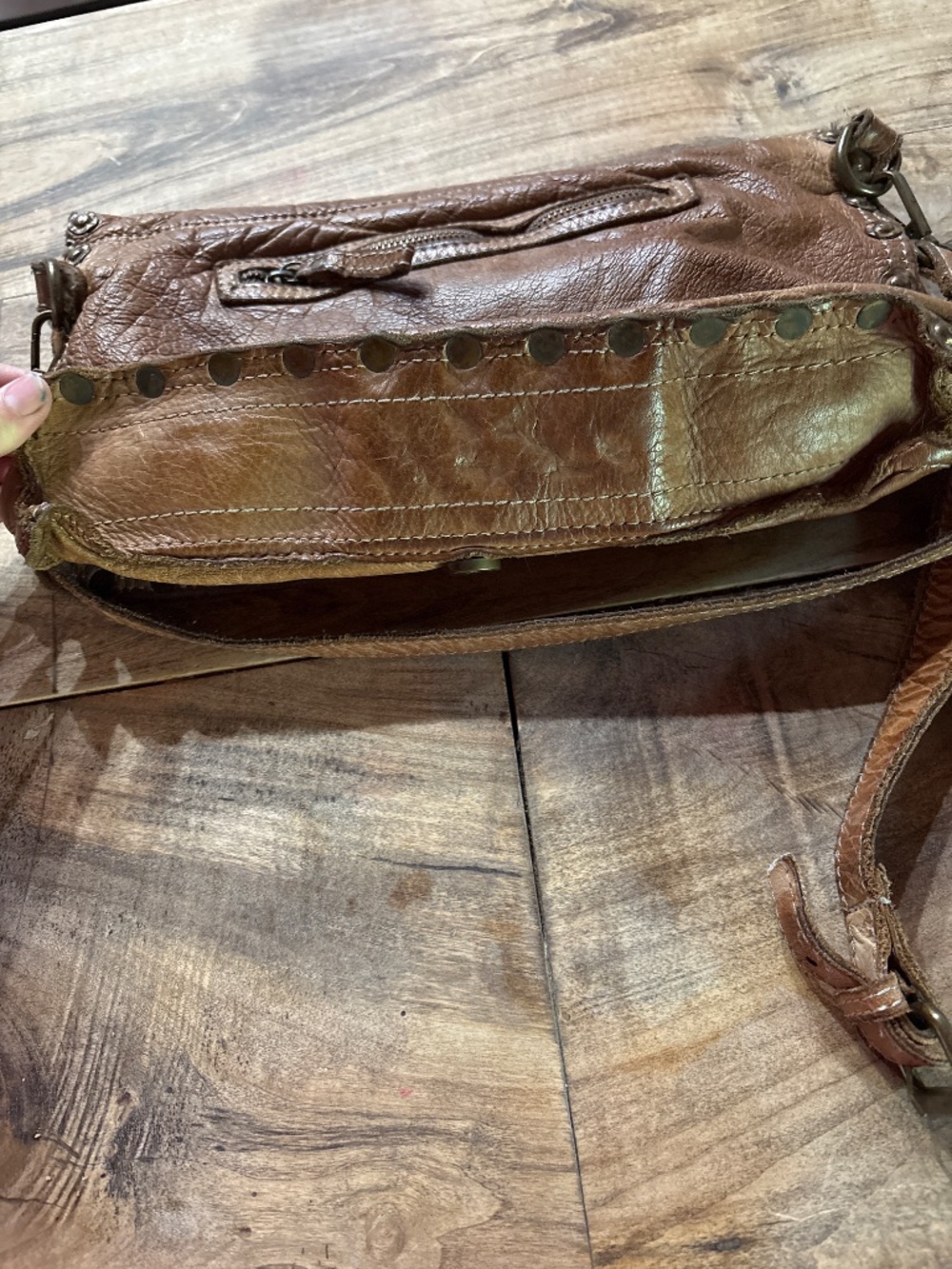 Wilson’s Leather Vintage studded crossbody purse - Picture 7 of 8